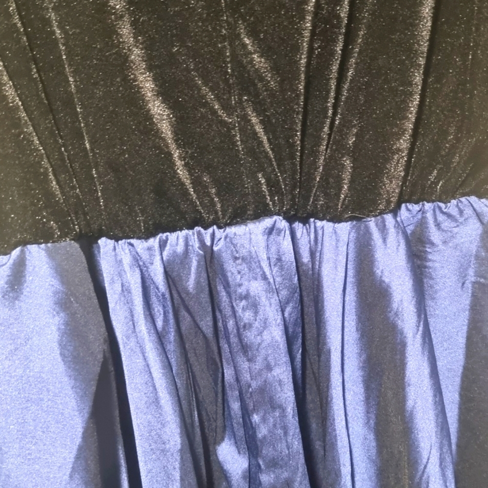 Maxi Embroidered Dress - Picture 9 of 9